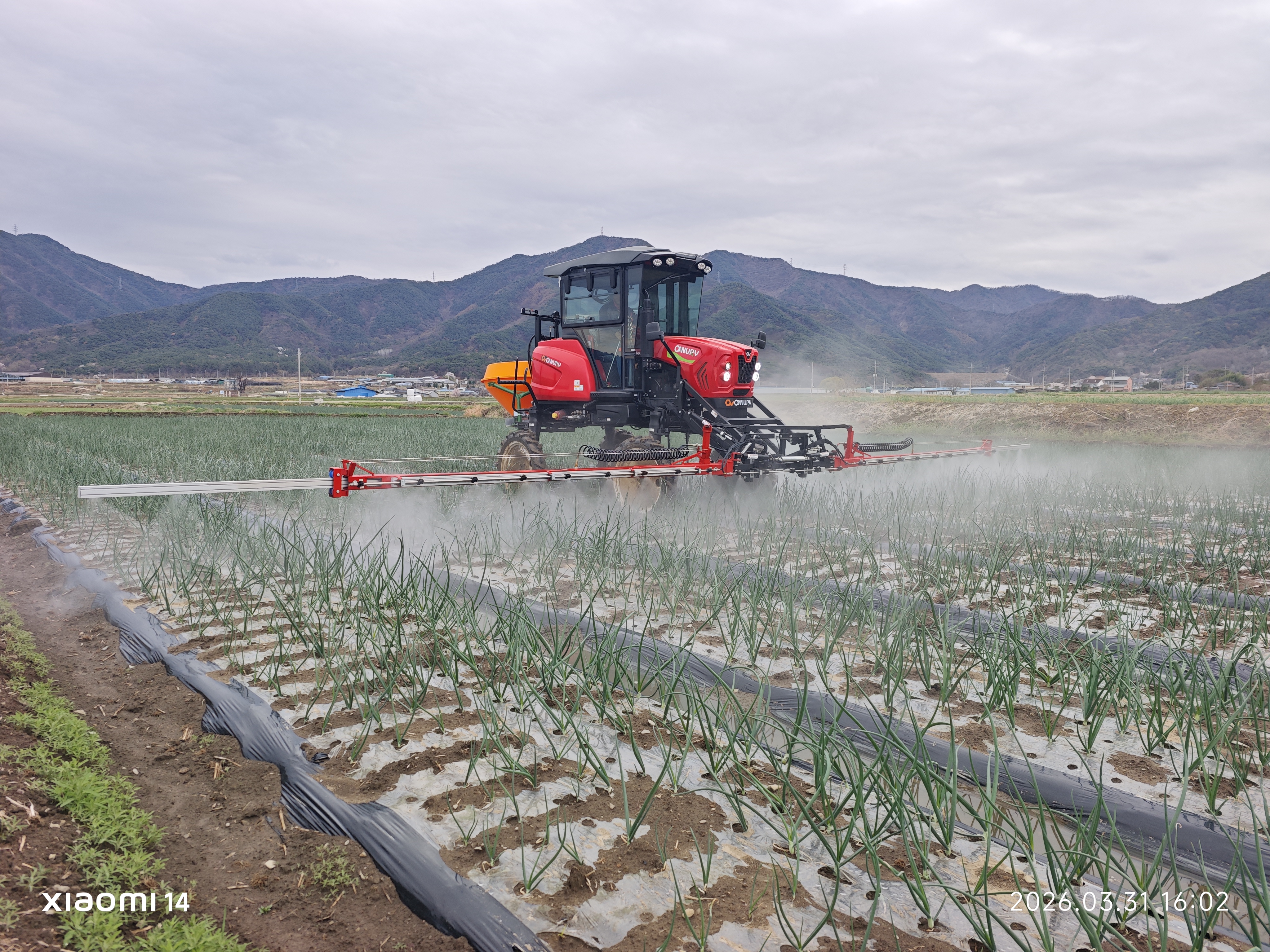 rom Trial to Recommendation: Why Do Cotton Farmers Proactively Recommend Yuhe Self-Propelled Boom Sprayers?