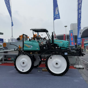 YUHE SELF PROPELLED BOOM SPRAYER WUHAN EXHIBITION.jpg