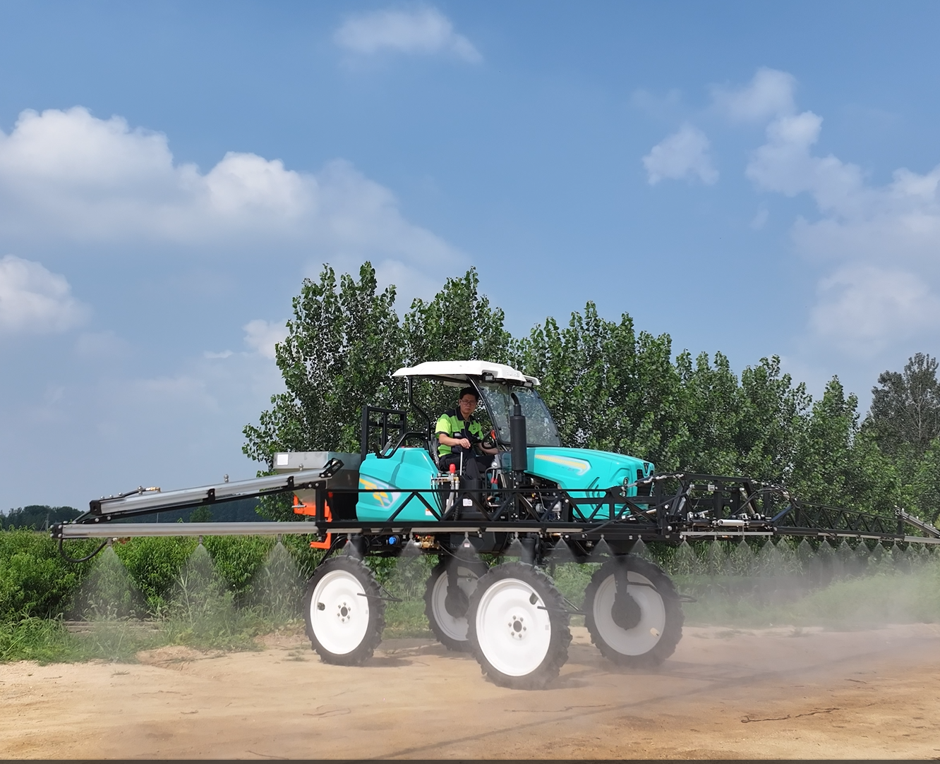 Yuhe Self-propelled Sprayer: Why It Adapts To All Complex Farmland Conditions